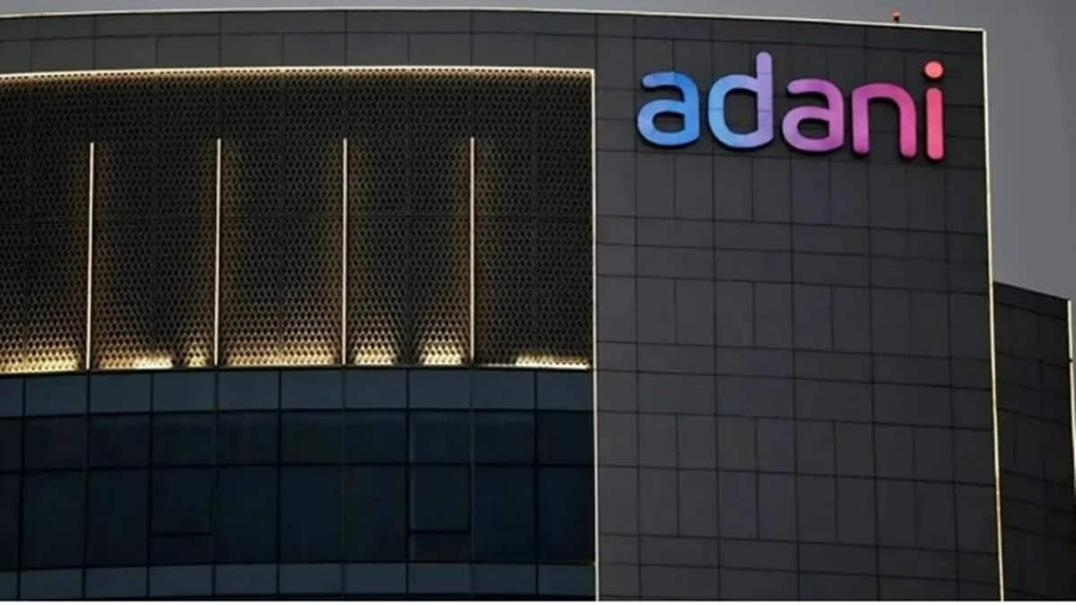 NIIs and FPIs take Adani’s Rs 20K-cr FPO to finish line