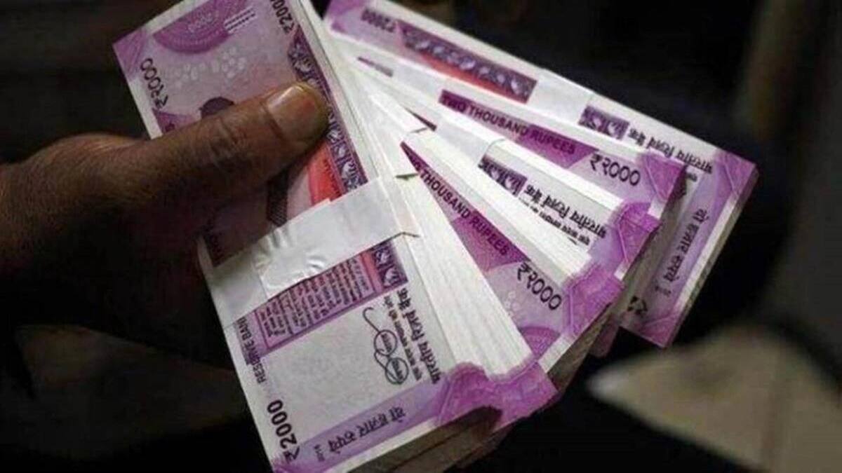 Rupee rises 8 paise to end at 81.53 against US dollar