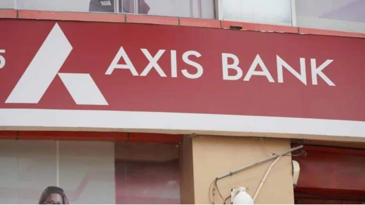 Axis Bank shares fall over 2% on profit booking after strong Q3 performance; Should you buy, hold or sell?