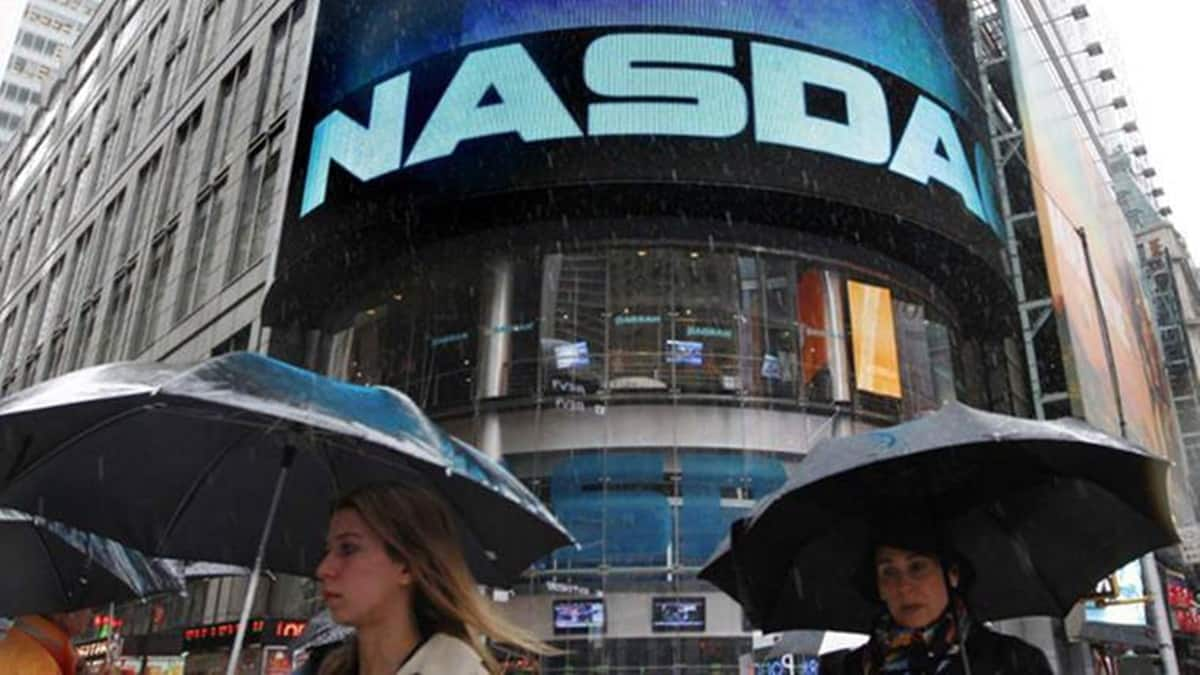 US Stocks: Nasdaq futures rise on Netflix boost